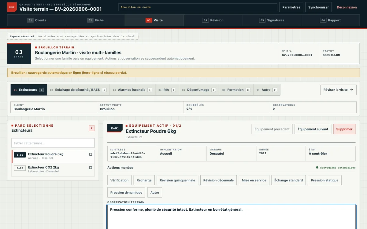 Capture d'écran : bulletin de visite multi-familles dans l'espace client RapportSI (extincteurs, BAES, alarmes sur un même écran)